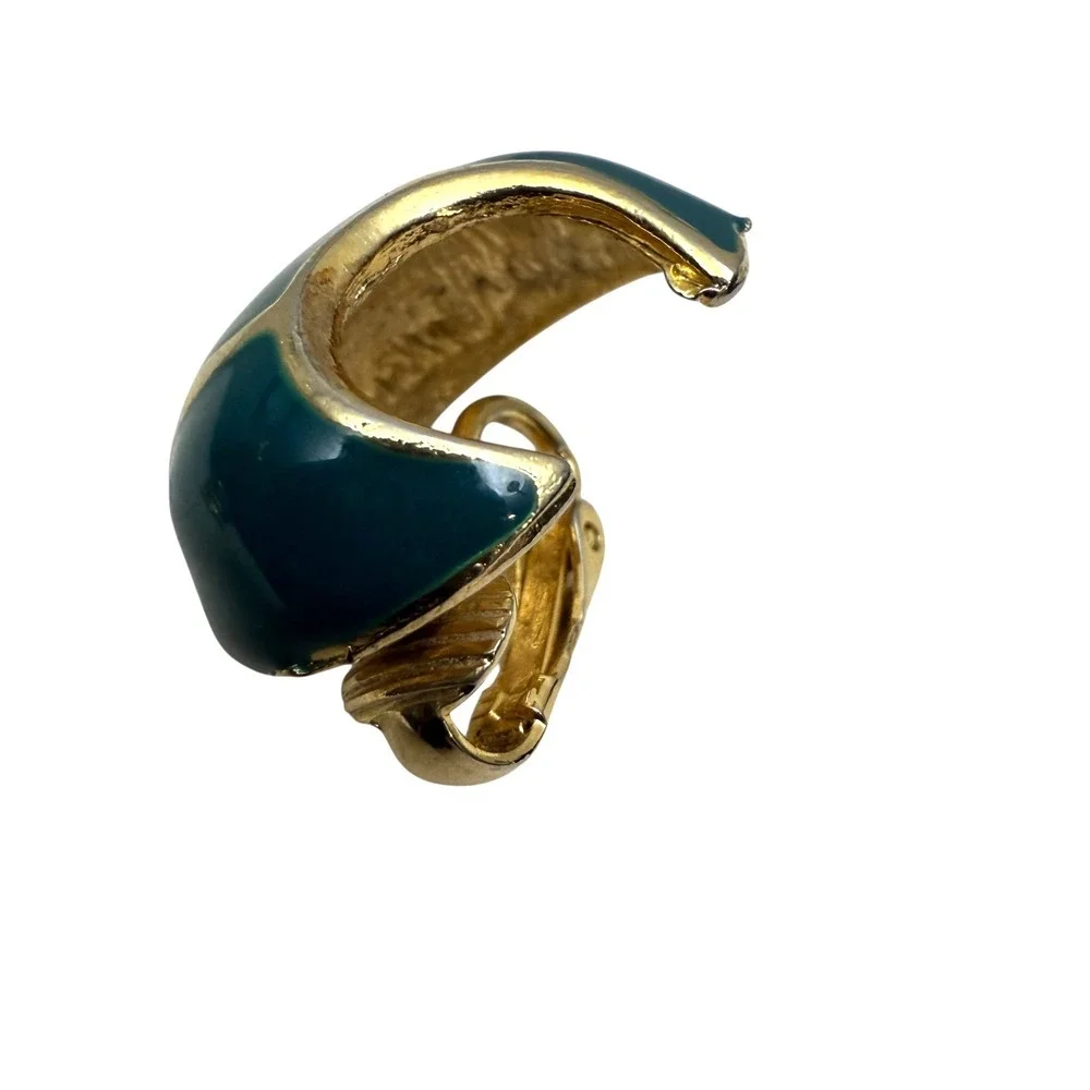 Vintage Gold Tone Enamel Emerald Green Clip On Earrings Oval Hoop Lightweight